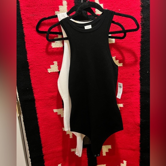 Abercrombie 2 racerback black & white fine gauge knit bodysuits size medium. NWT - Picture 3 of 12